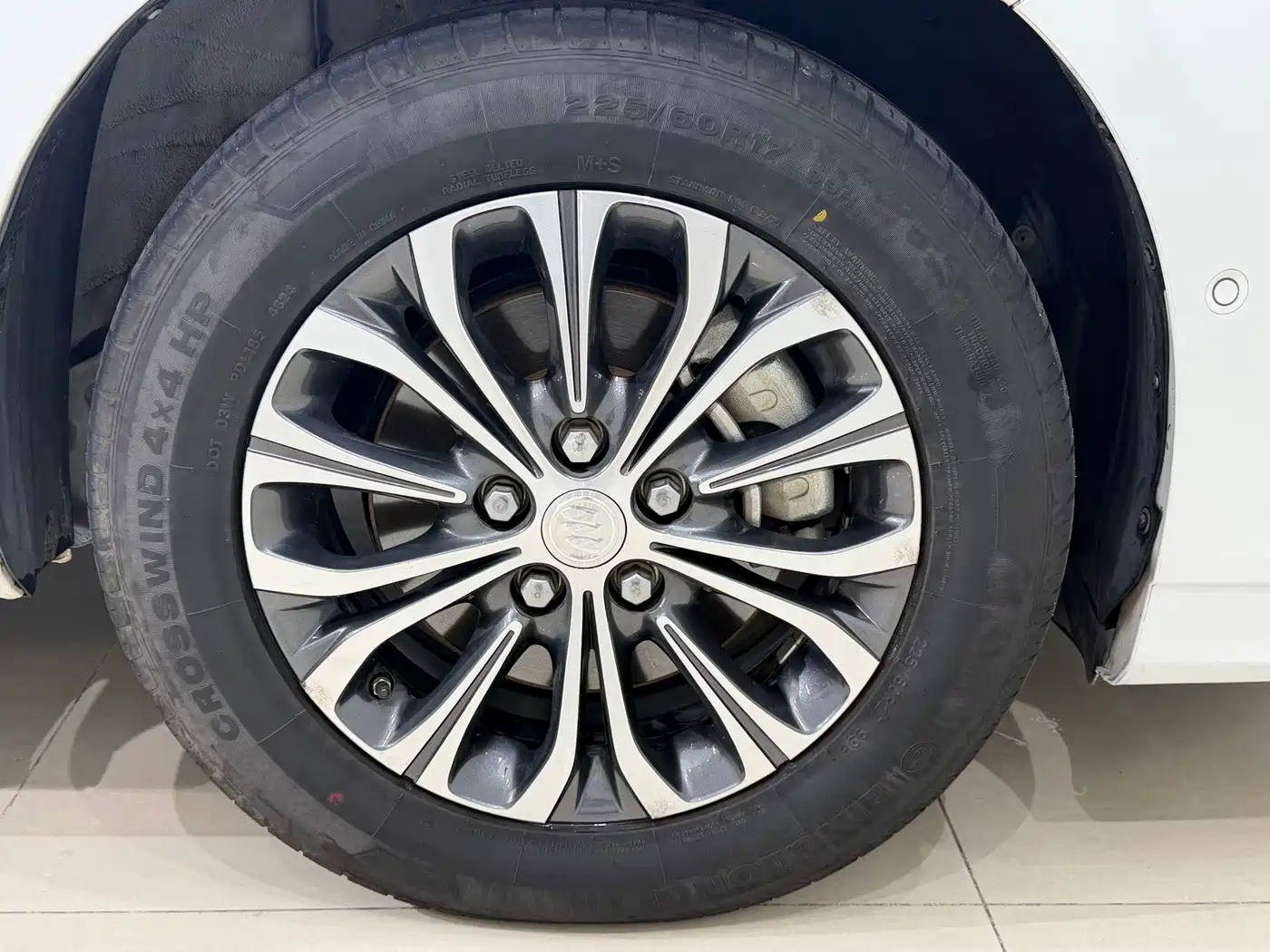 Photo 14 - Buick GL8