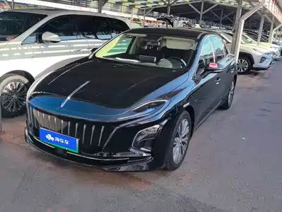 Hongqi E-QM5