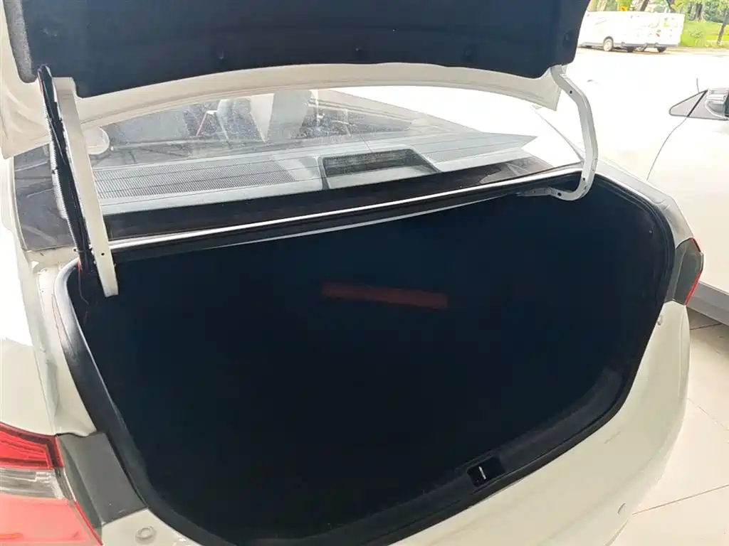 Toyota Corolla 2017 Facelift 1.2T S-CVT GL-i фото 18