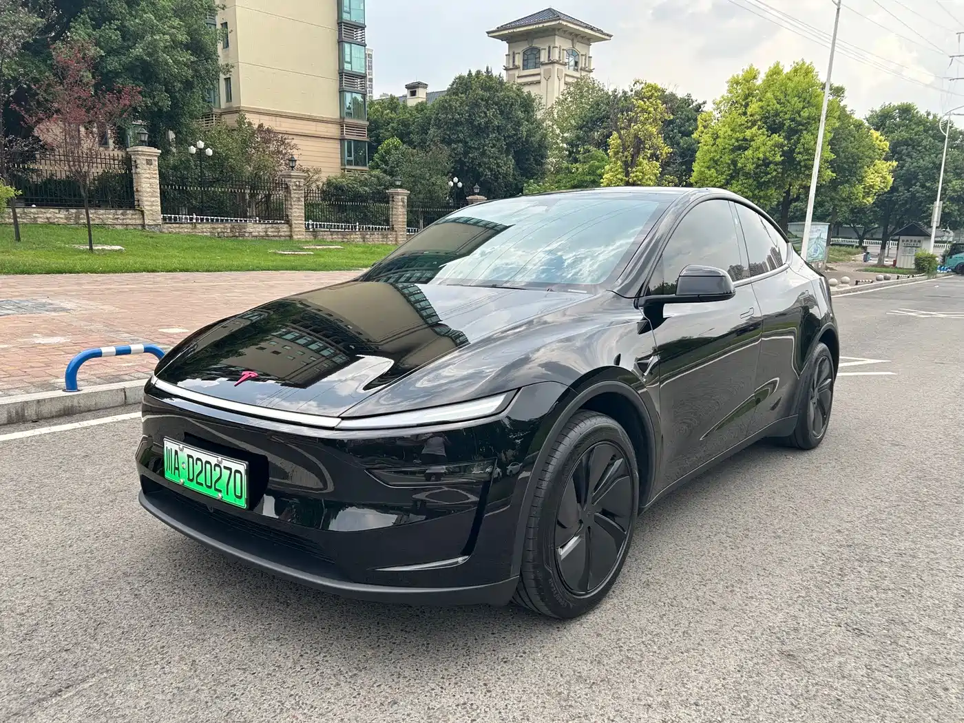 Tesla Model Y 2026 2025 Rear-Wheel Drive