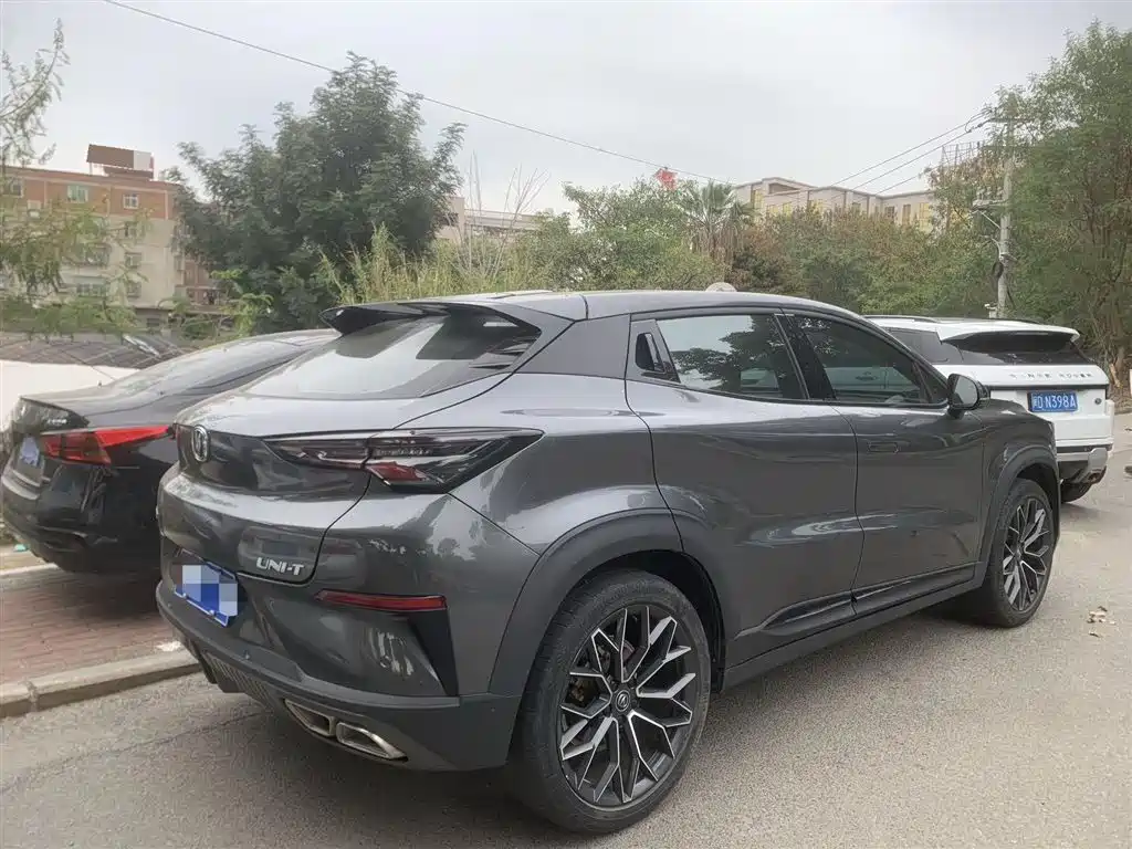 CHANGAN UNI T