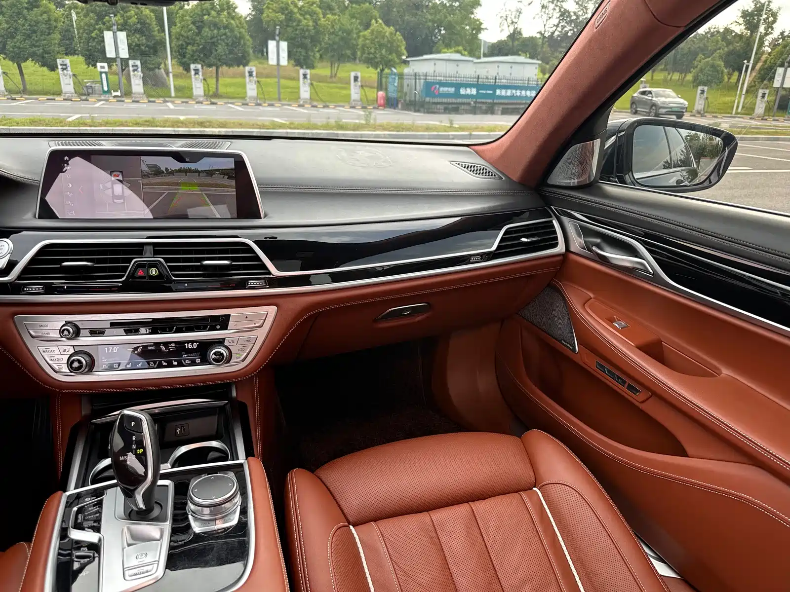 Фото 34 - BMW 7 Series