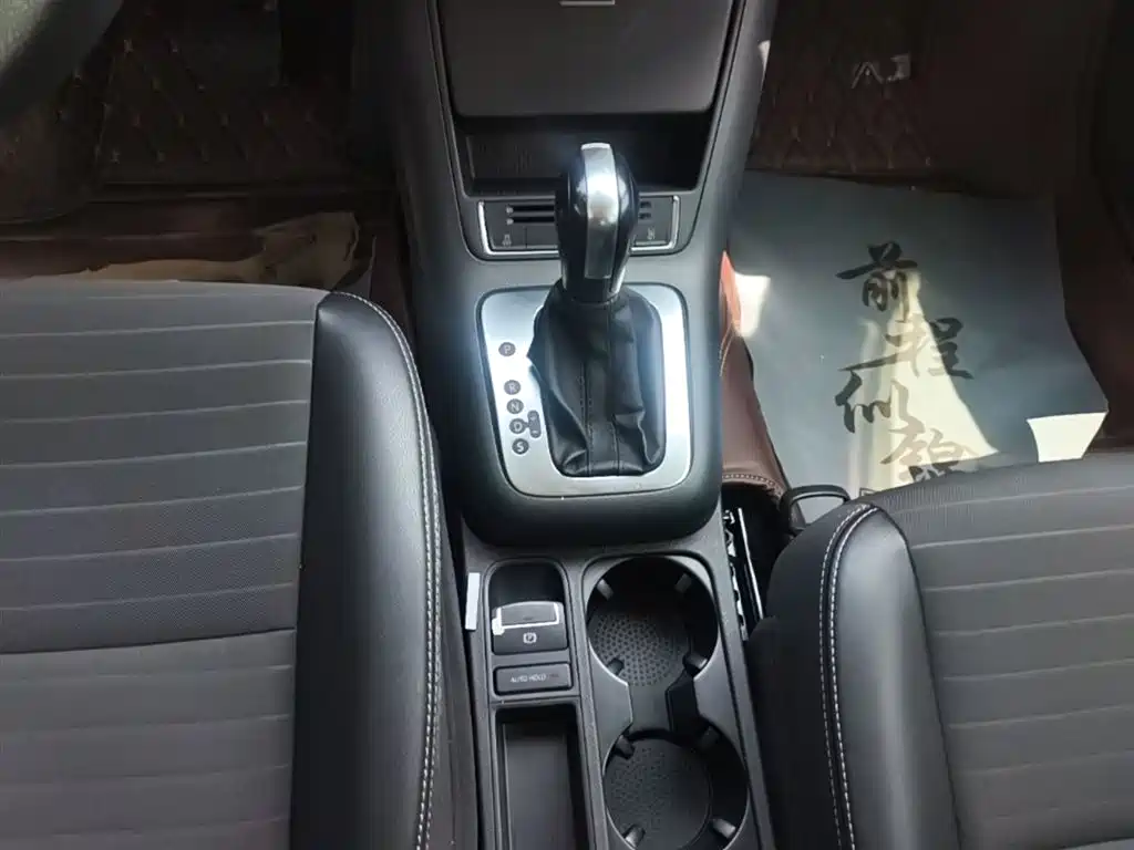 Volkswagen Tiguan 2016 Model 300TSI Automatic 2WD Trend Edition фото 14
