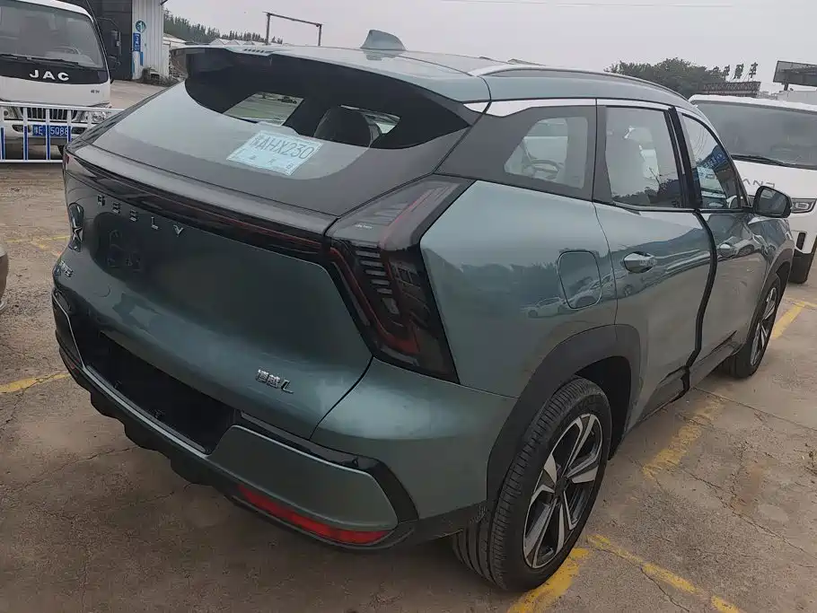 2026 Geely Atlas L