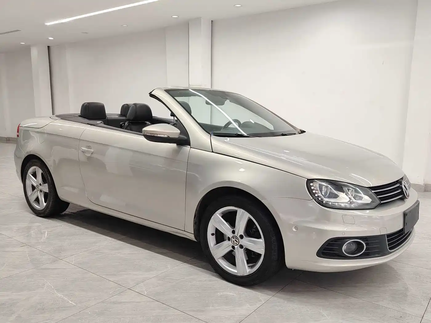 Volkswagen Eos 2011 Model 2.0TSI фото 3