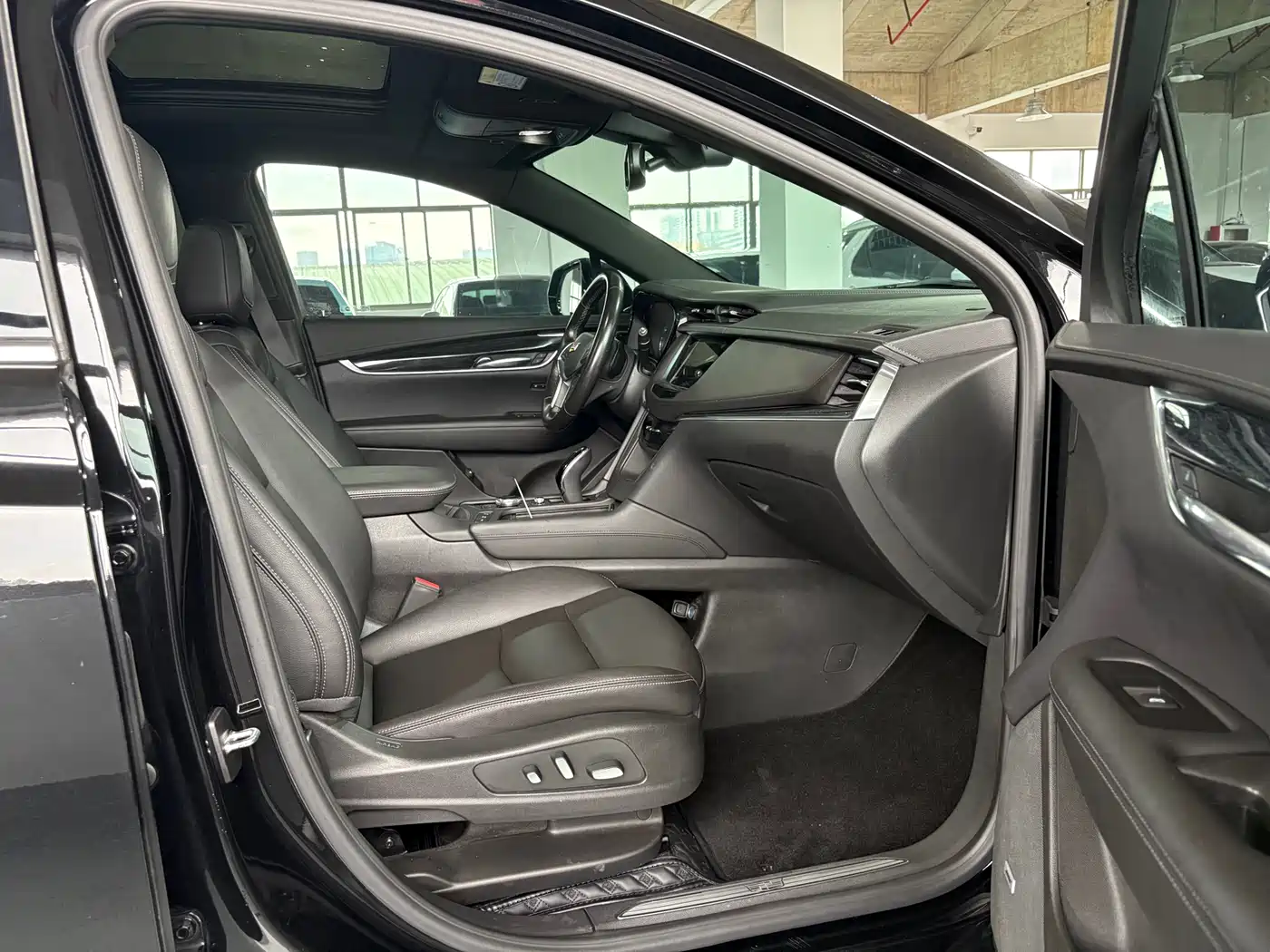 Cadillac XT5 2022 2.0T 2WD Luxury фото 9