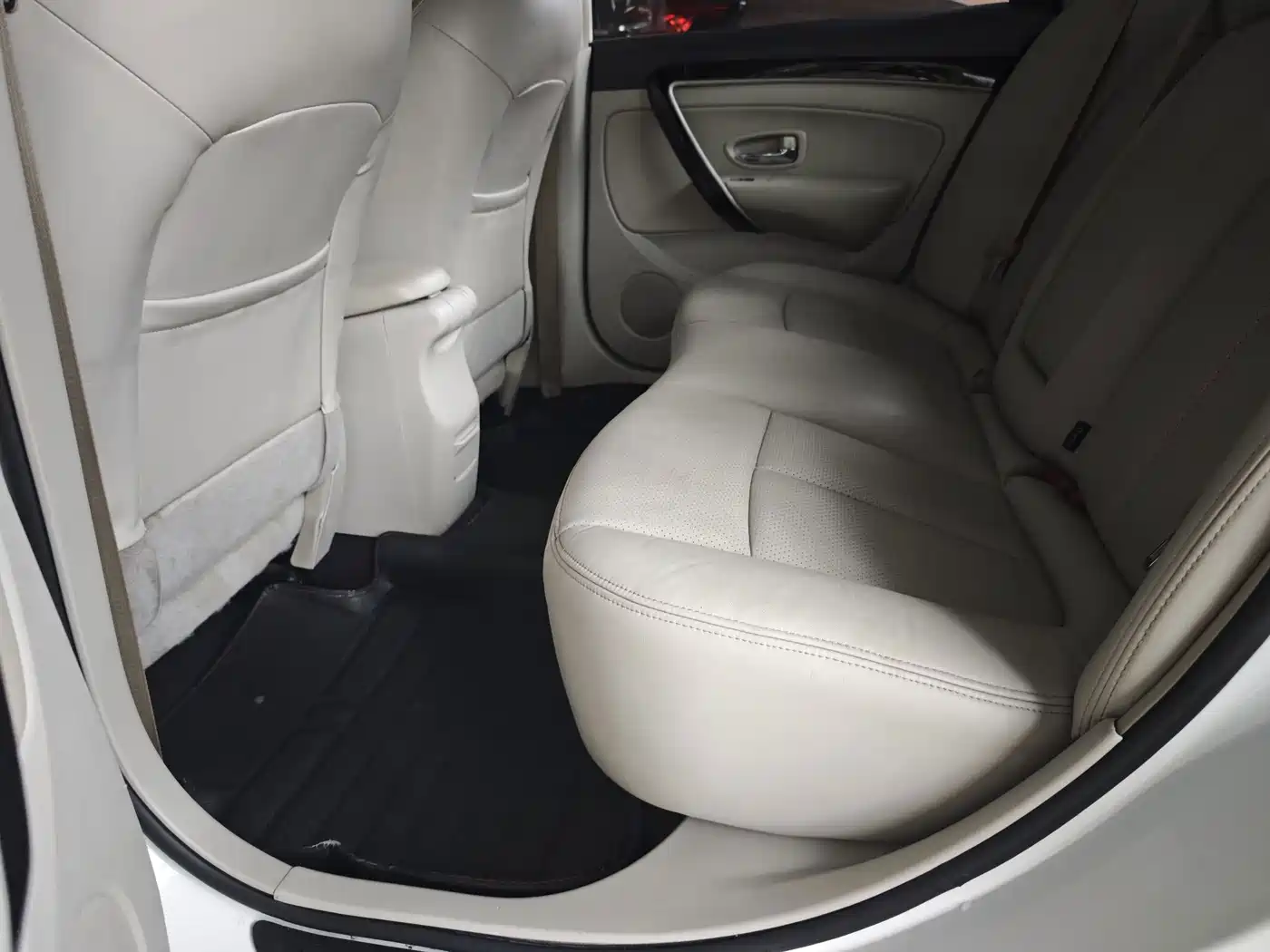 Dongfeng Aeolus Dongfeng Fengshen A60 2016 2016 1.6L Automatic Luxury