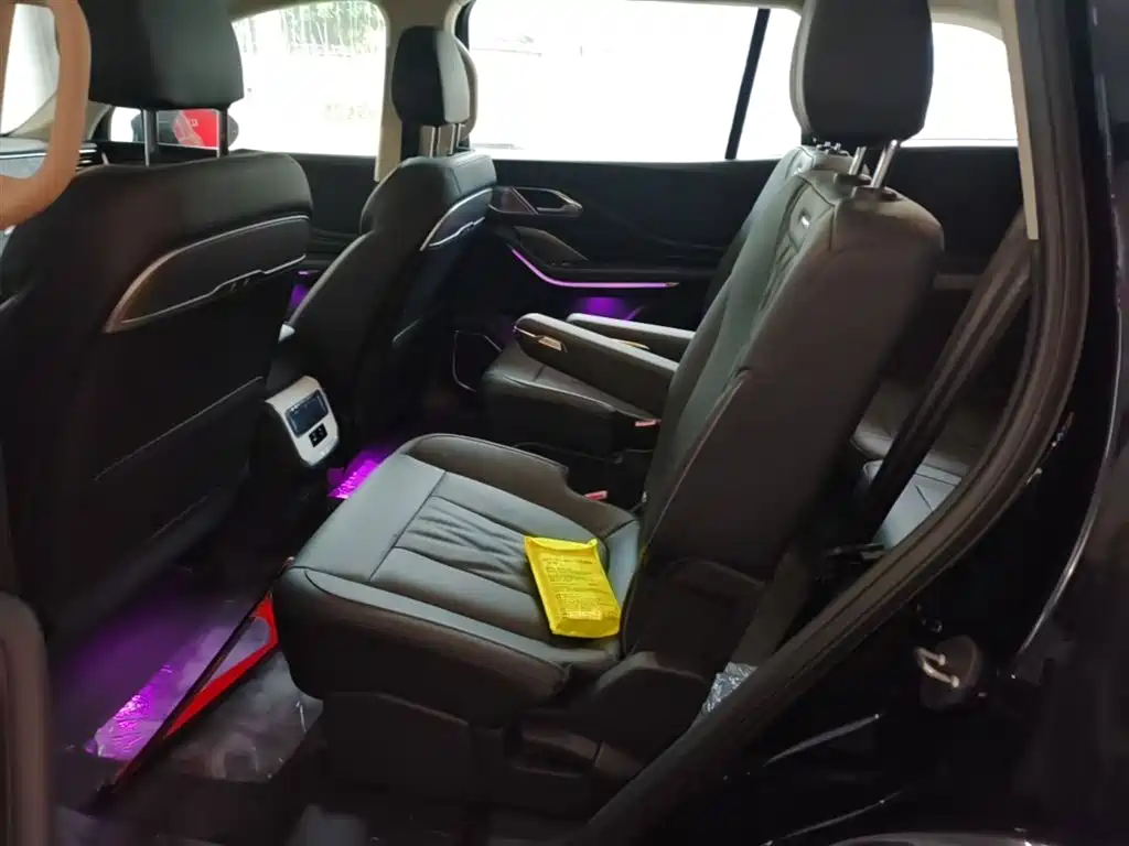Hongqi HS7 PHEV 2024 2.0T PHEV 4WD Flagship Edition 6-seater фото 17