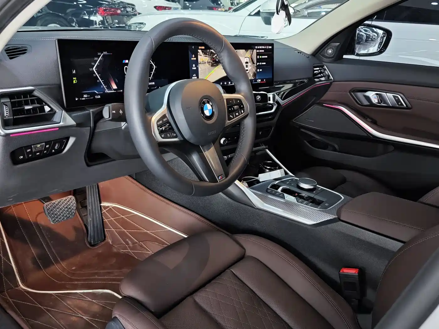 BMW 3 Series 2024 325Li M Sport Shadowline Package фото 4