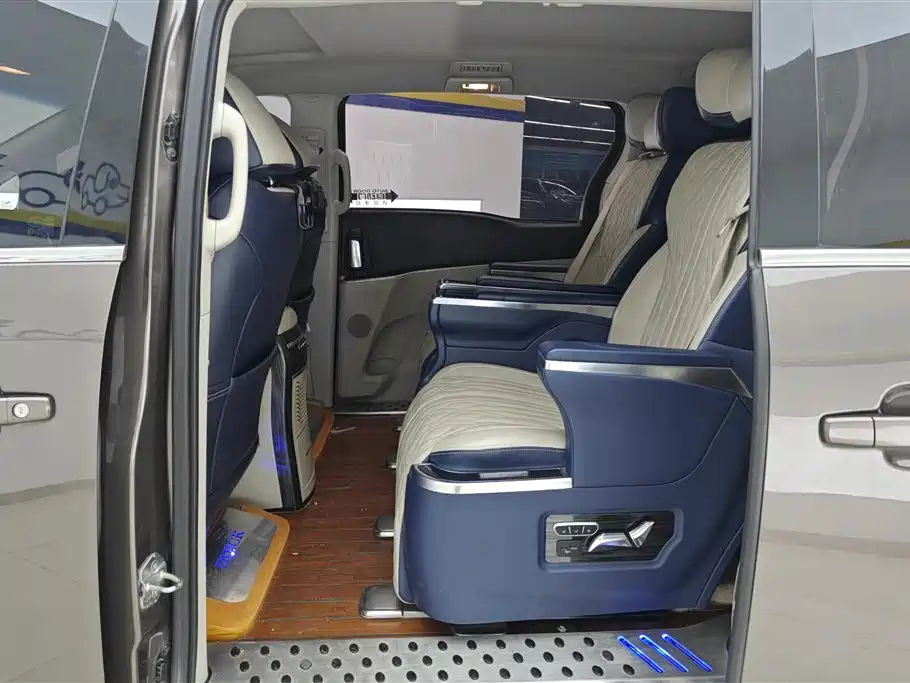 Buick GL8 2021 Land Business Class 652T Comfort фото 11