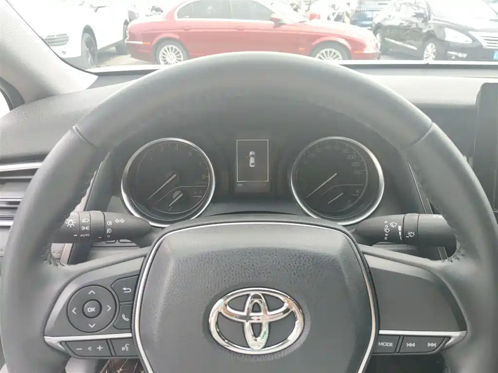 Toyota Camry 2023 2.0GVP Leading Edition фото 4
