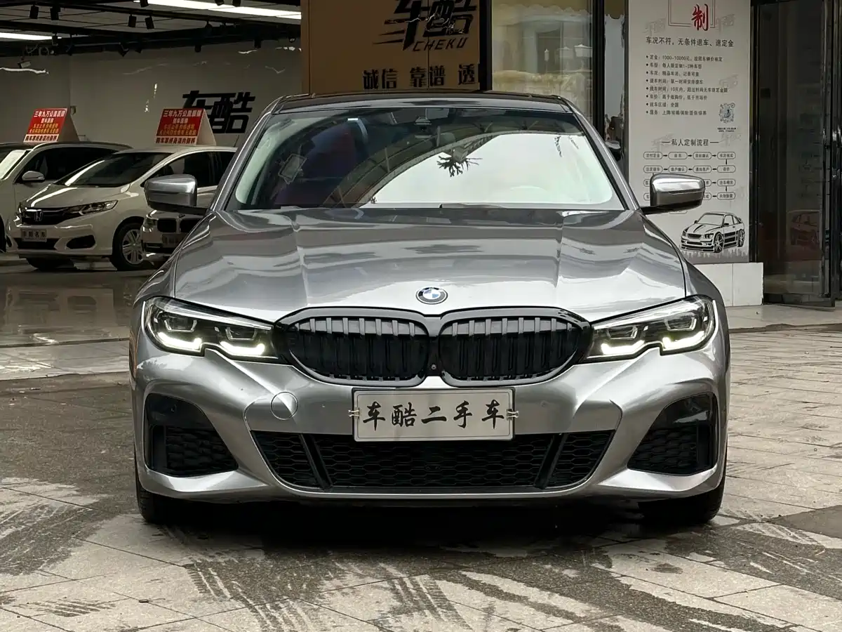 BMW 3 Series 2020 325Li M Sport Black Night Package фото 2