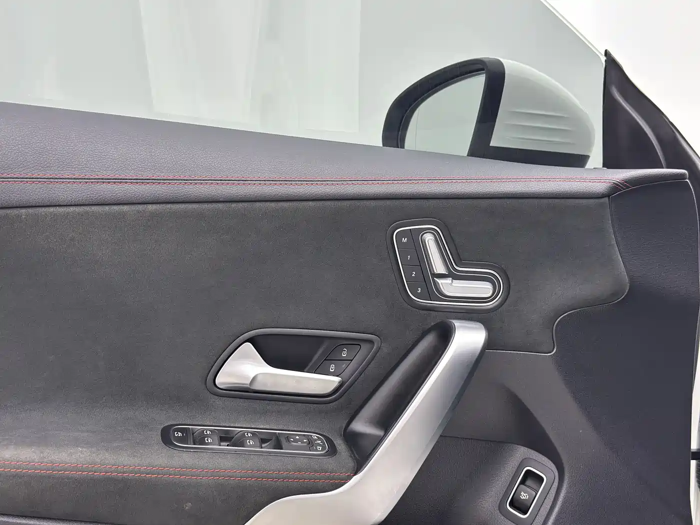 Mercedes-Benz CLA (Import) 2021 CLA 200 фото 7