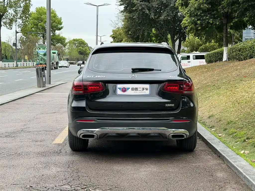 Mercedes-Benz GLC 2021 GLC 260 L 4MATIC Sporty фото 4