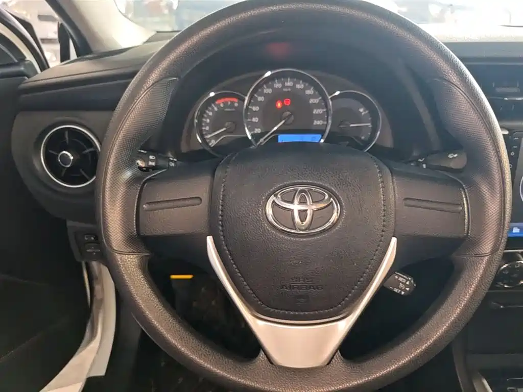 Toyota Corolla 2018 1.2T S-CVT GL Smart Edition фото 11