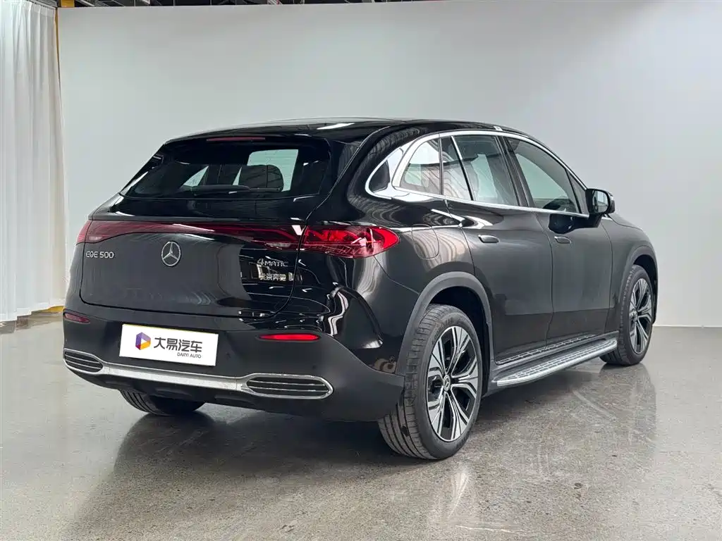 MERCEDES-BENZ EQE SUV