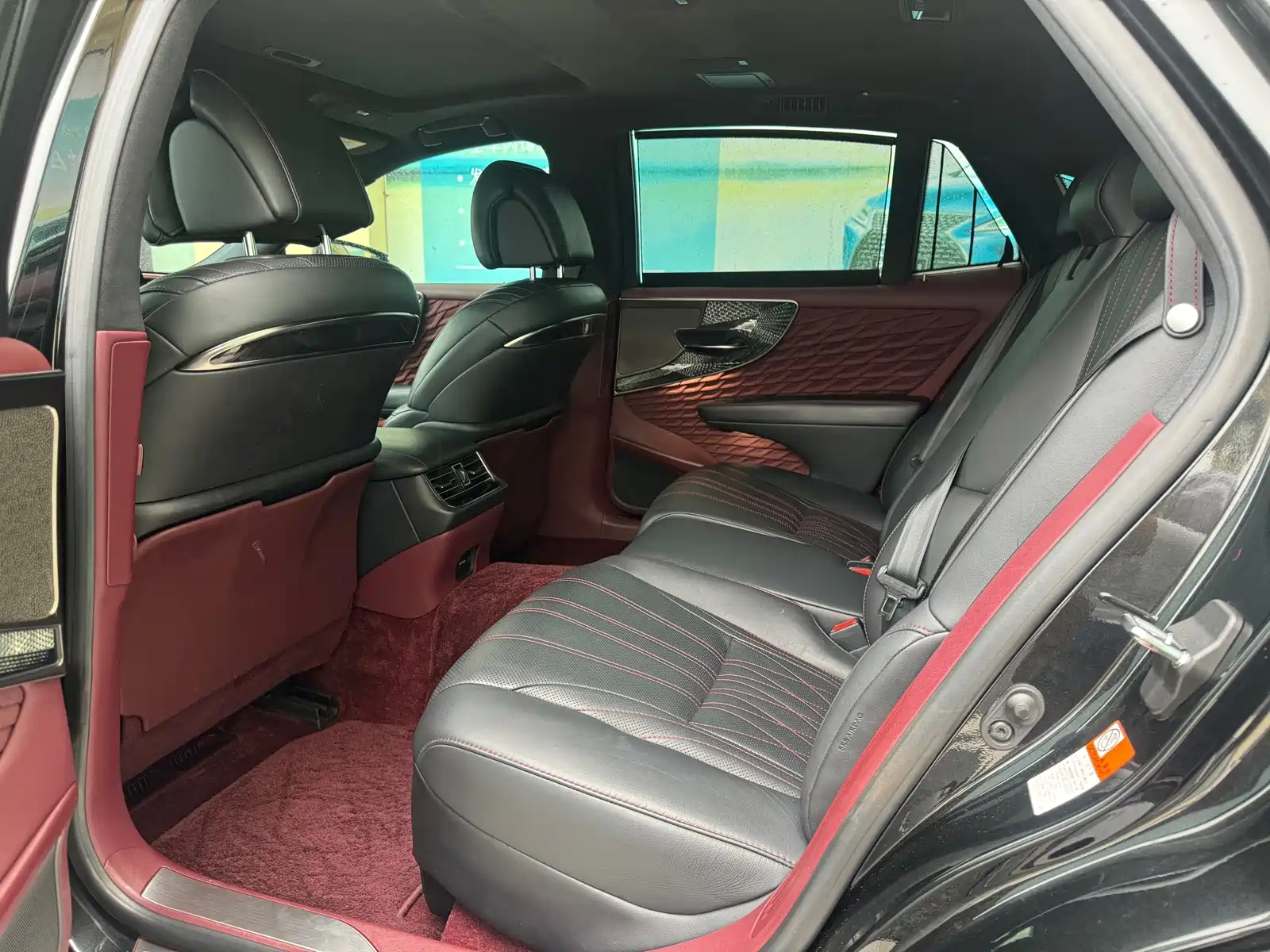 Фото 5 - Lexus LS
