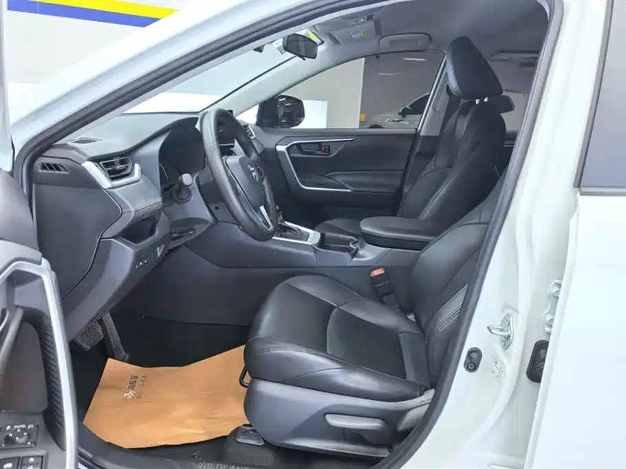 Toyota Wildlander 2024 2.0L CVT FWD Leading Edition фото 9