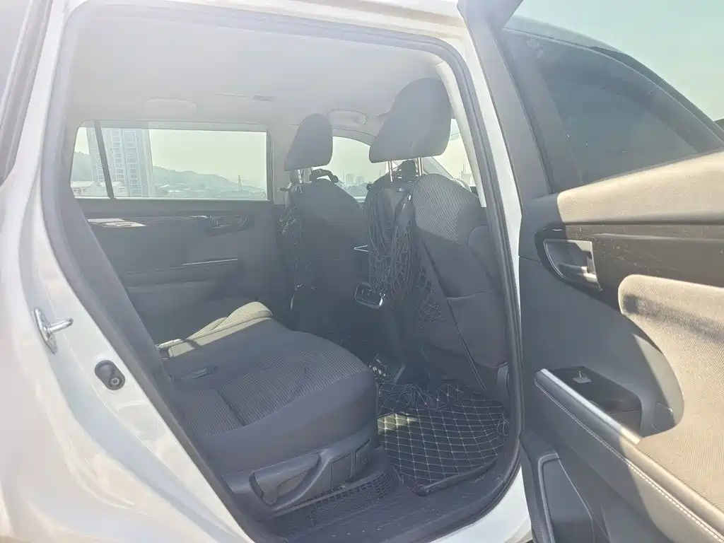 Photo 20 - Toyota Highlander