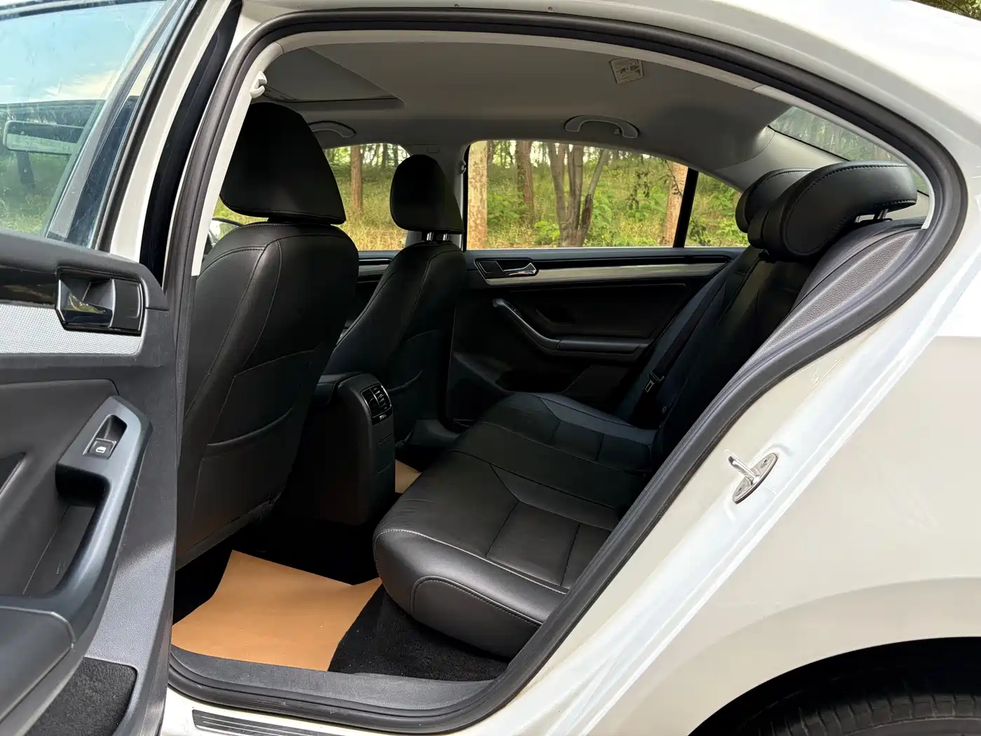 Volkswagen Sagitar 2015 230TSI Automatic Comfort фото 9