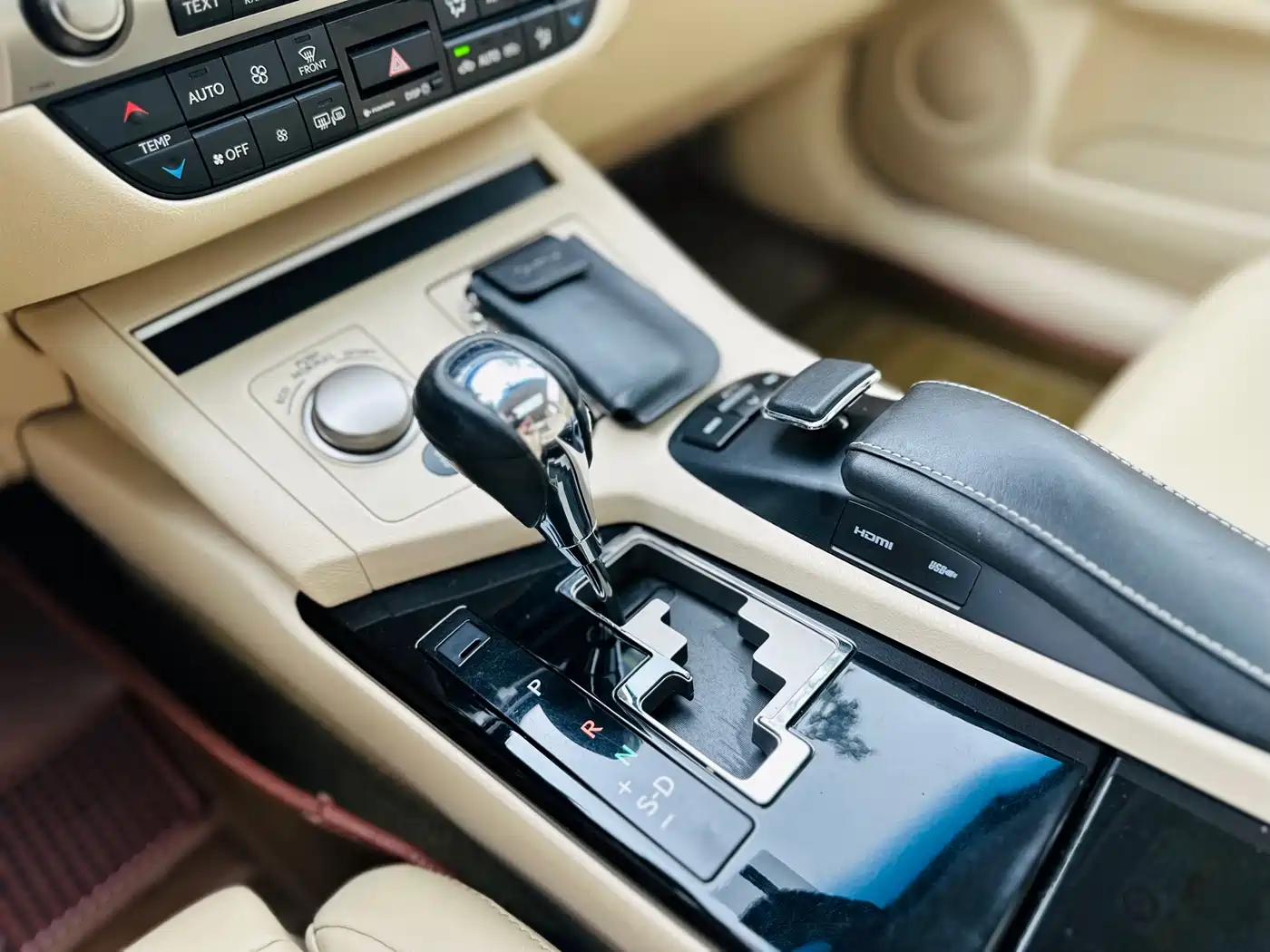 Lexus ES 2013 250 Elite Edition фото 13
