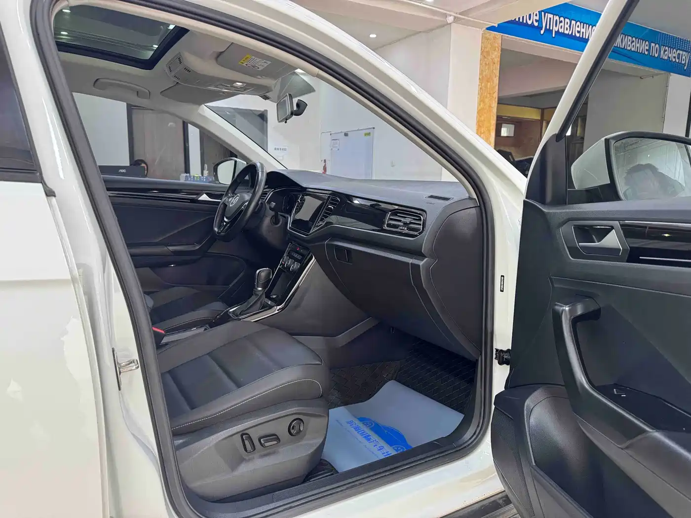 Volkswagen T-ROC 2022 280TSI DSG 2WD Comfort PLUS фото 10