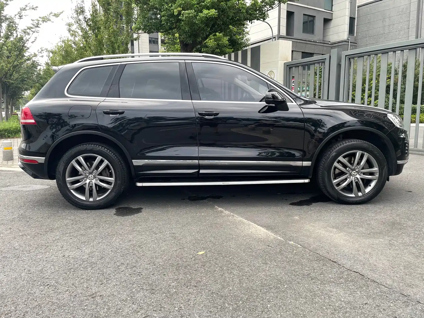 صورة 3 - Volkswagen Touareg
