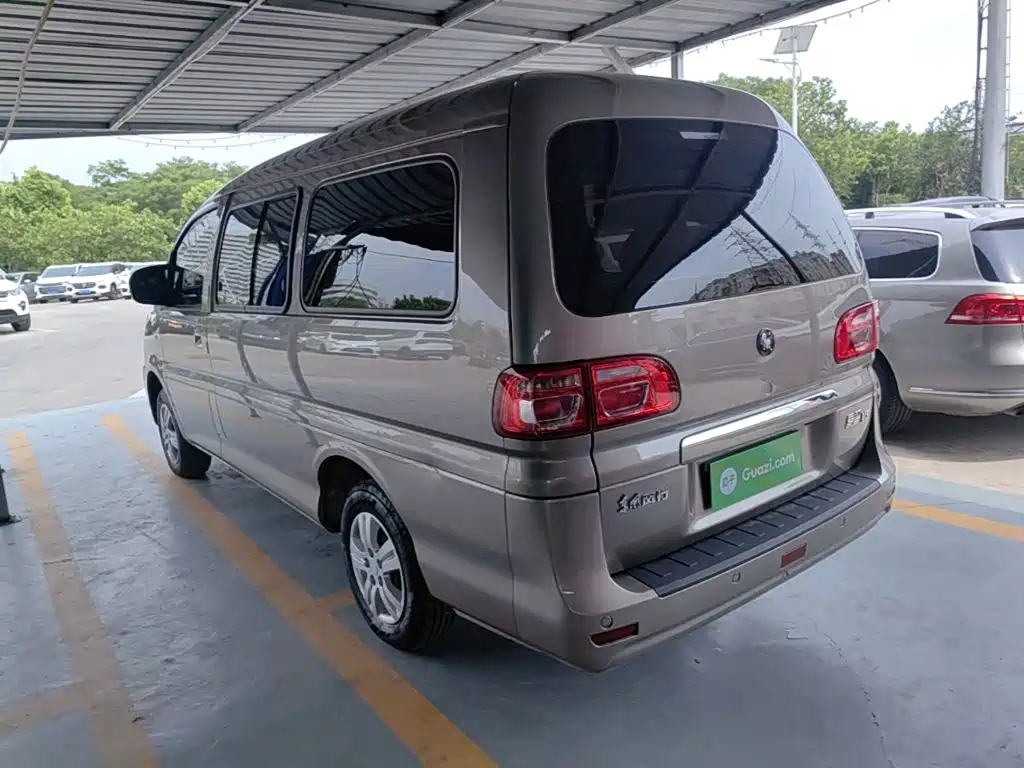 Dongfeng Fengxing Lingzhi 2025 2023 M5L 1.6L Basic 7-seater