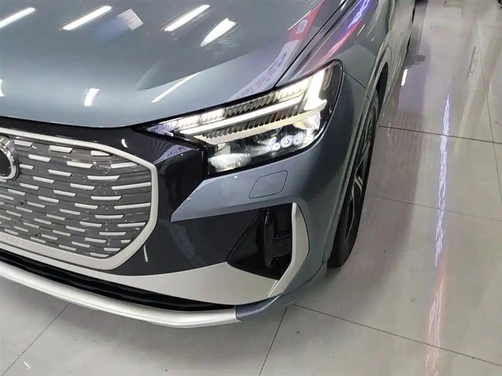 Audi Q4 e-tron 2022 50 e-tron quattro Innovation Edition фото 24