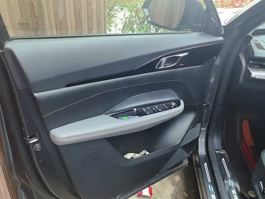 CHANGAN CHANGAN AUCHAN Z6