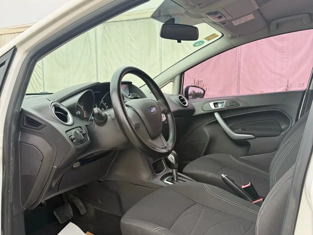 Ford Fiesta 2015 2013 Hatchback 1.5L Automatic Fashion