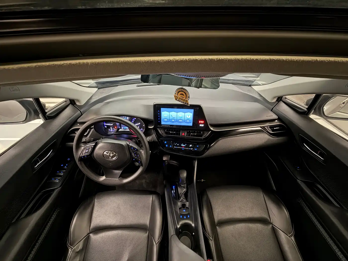 Toyota IZOA 2021 2.0L Yixiang Edition фото 12