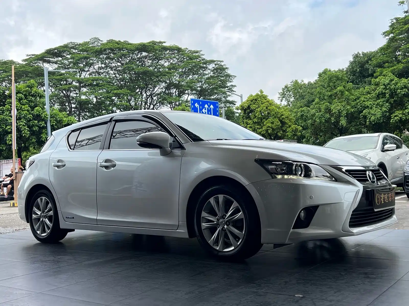 Фото 3 - Lexus CT