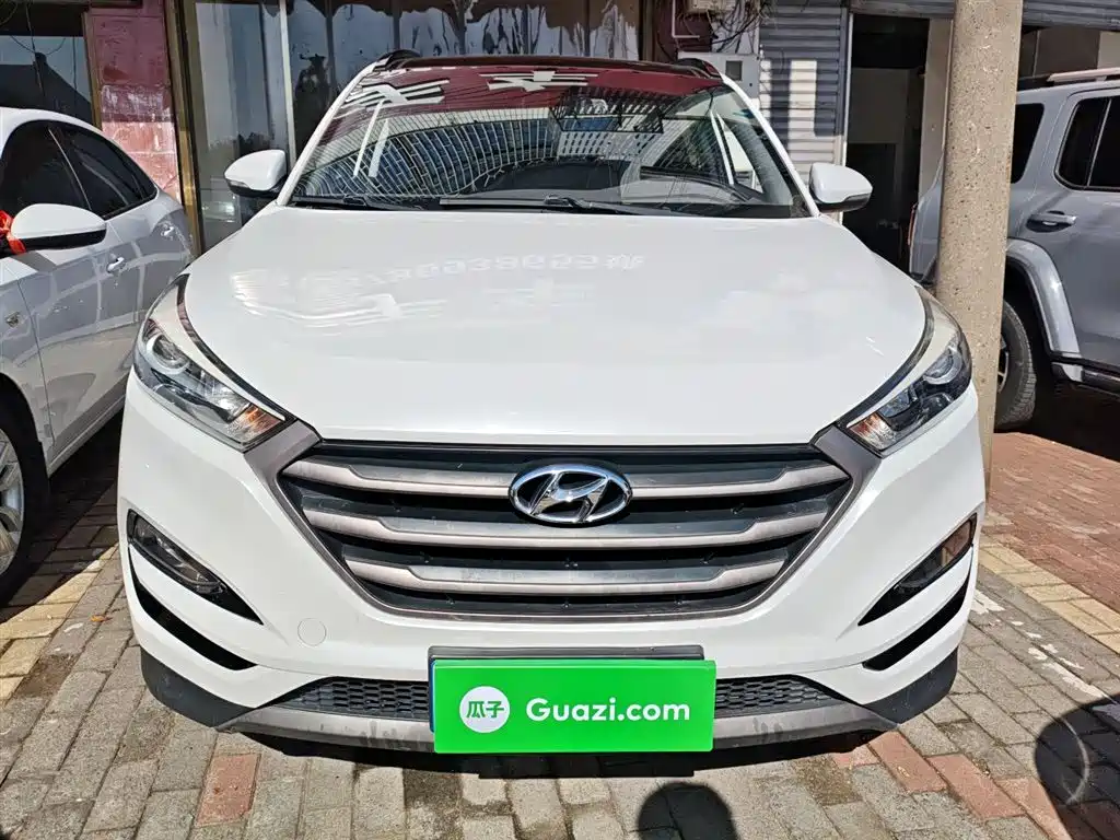 Hyundai Tucson 2018 1.6T DCT 2WD 15th Anniversary Special Edition фото 3