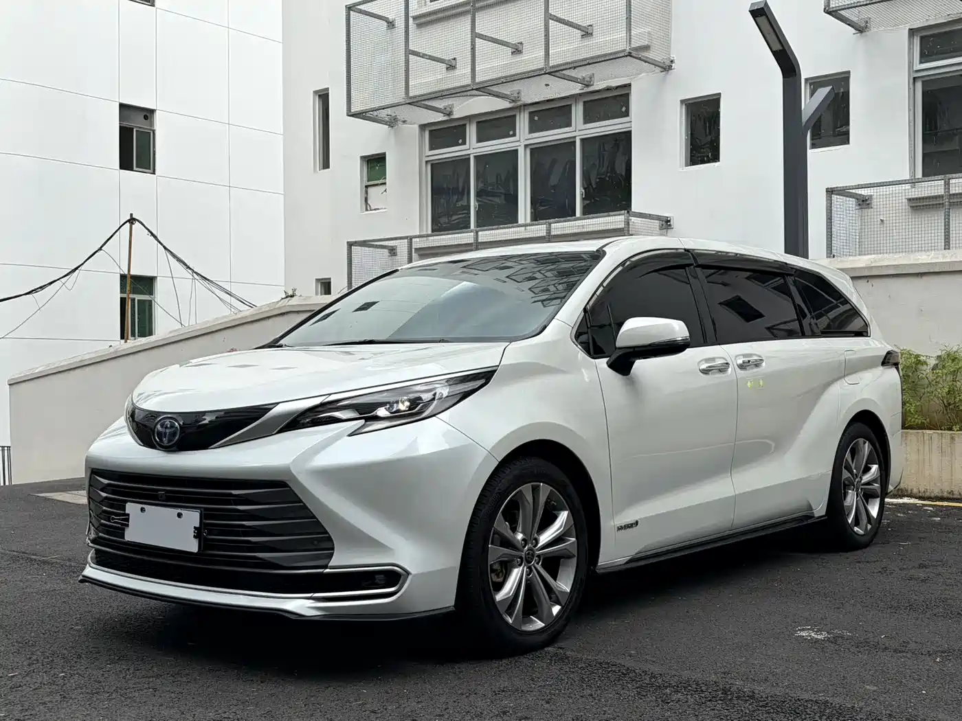 Toyota Sienna 2023 2.5L Hybrid Premium Edition