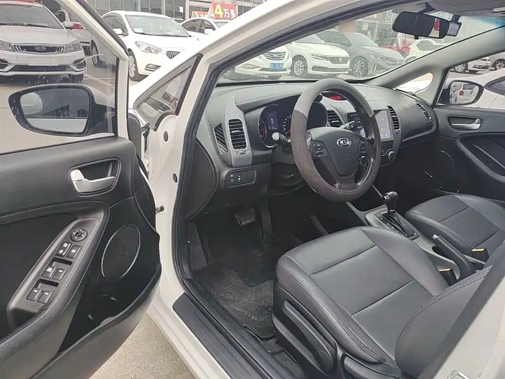 Kia K3 2015 1.6L Automatic GLS фото 16