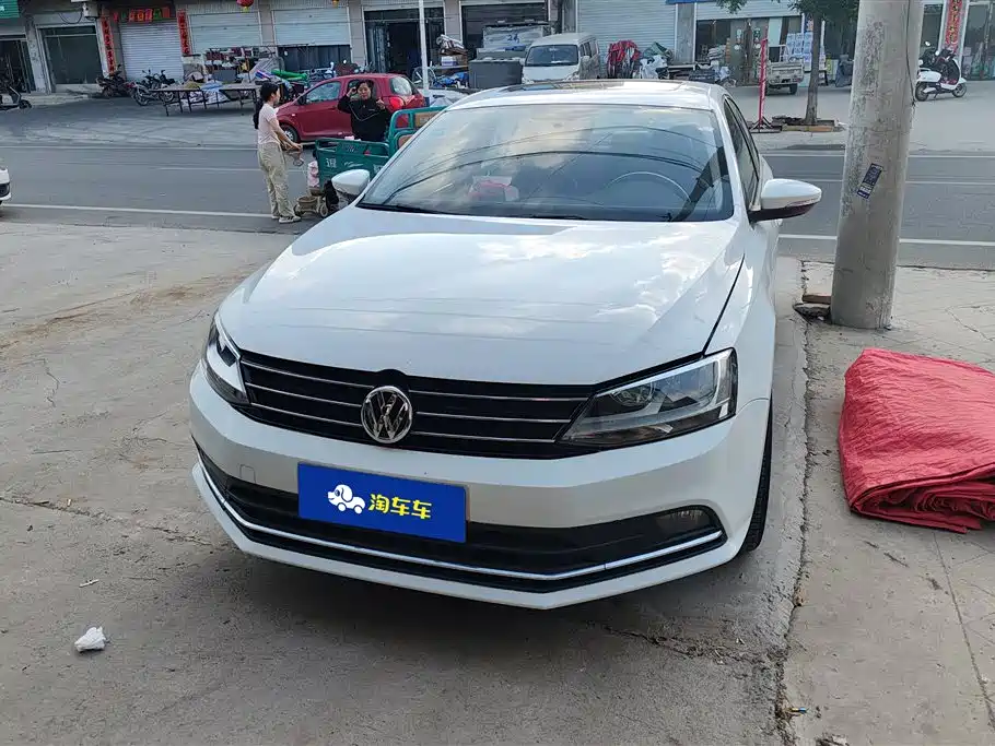 Volkswagen Sagitar 2015 1.6L Manual Comfort фото 2