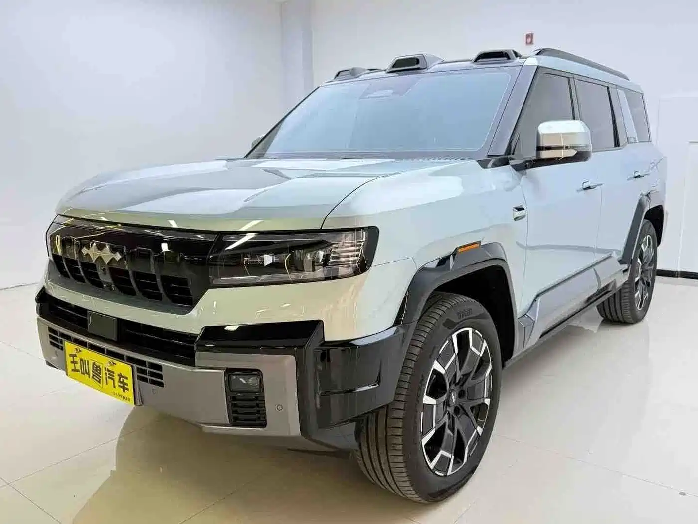 Fang Cheng Bao Leopard 8 2025 — пригон из Китая