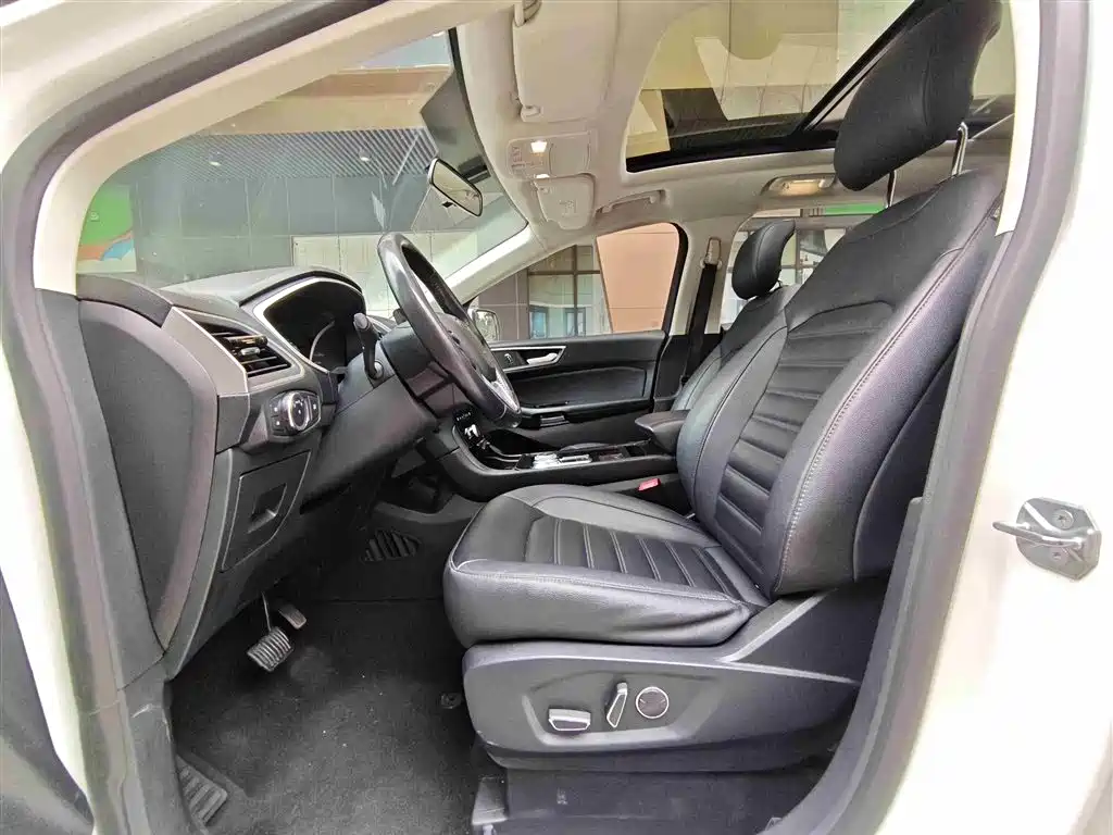 Фото 5 - Ford Edge