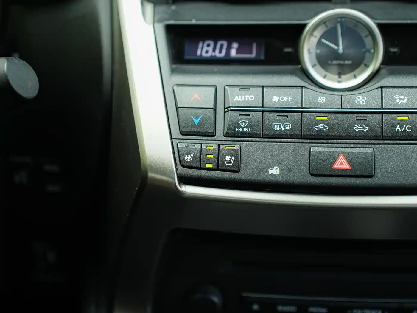 Lexus NX 2015 200t AWD F SPORT фото 20