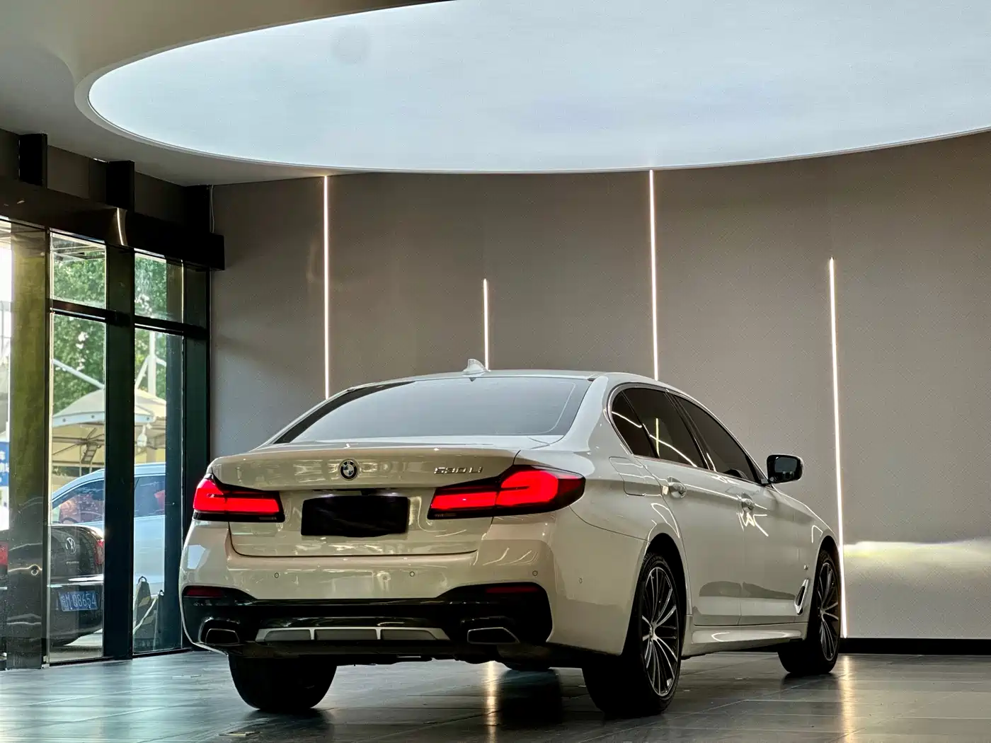 BMW 5 Series 2022 Model Second Facelift 530Li Leading M Sport Package фото 8
