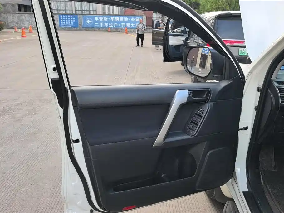 Toyota Prado 2016 2.7L Auto Standard Edition фото 7