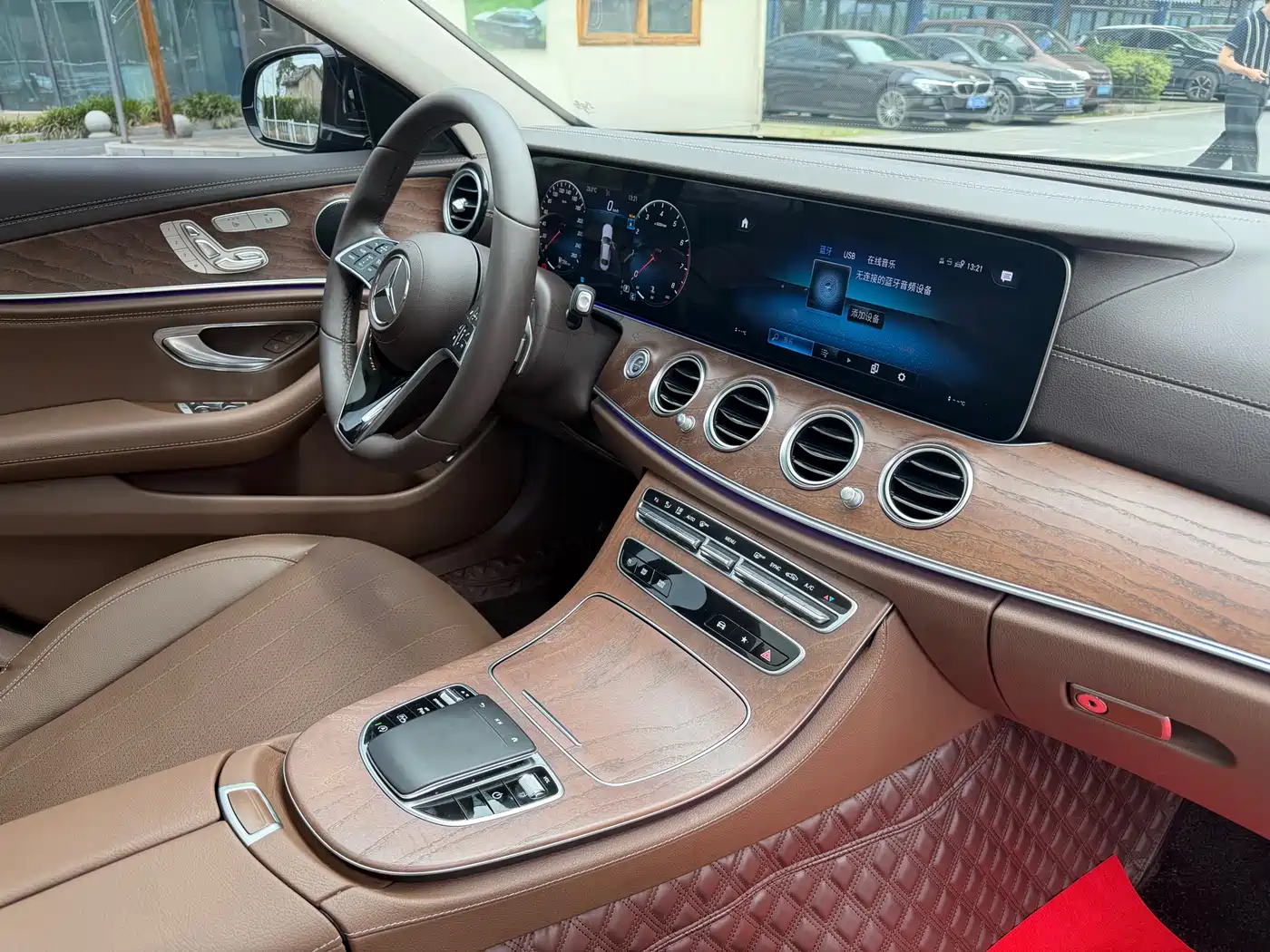 Mercedes-Benz E-Class 2023 E 300 L Fashion фото 10