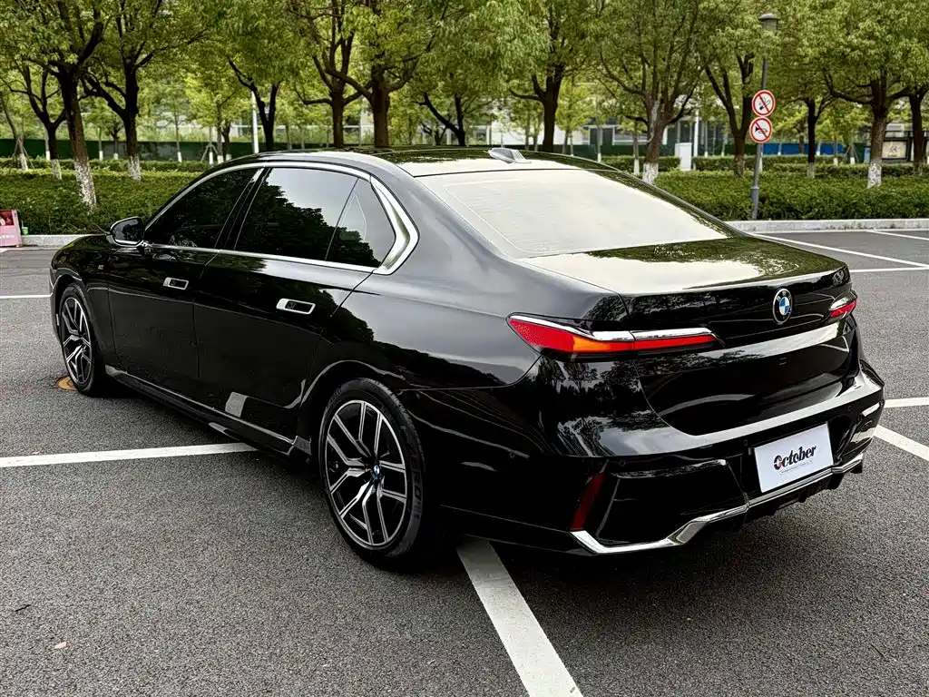BMW 7 Series 2024 2023 Model 735Li M Sport Package