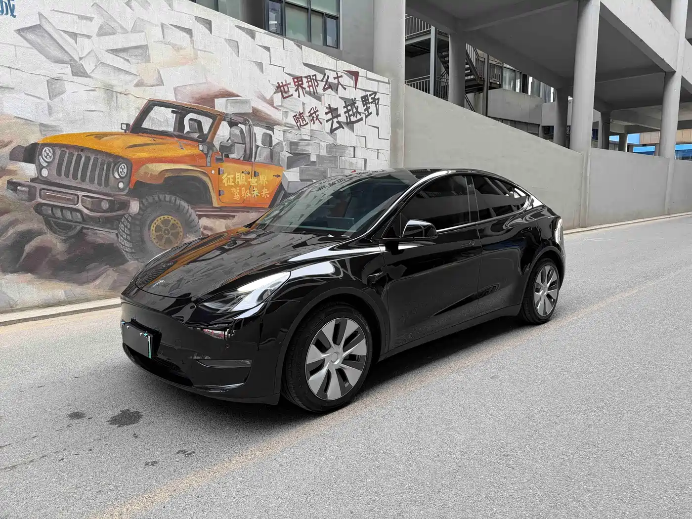 TESLA MODEL Y