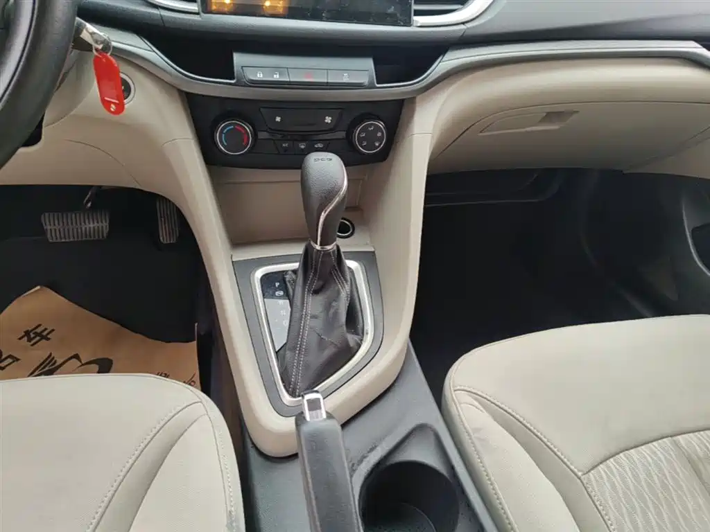 Buick Excelle 2018 15T DCT Progressive (China V) фото 14