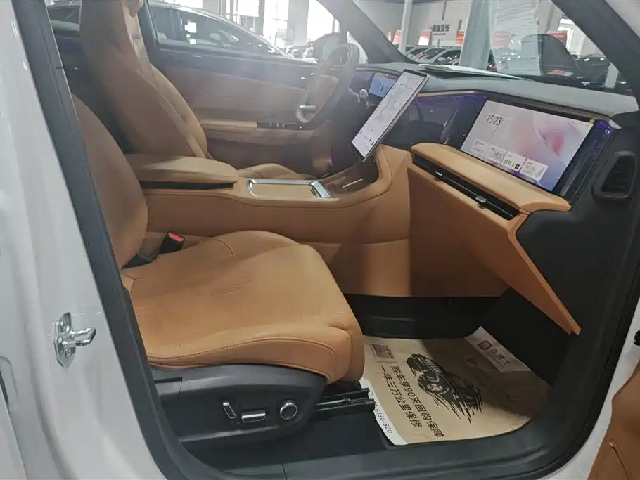 Geely Galaxy Galaxy L7 2025 EM-i 115km Explorer+ Edition фото 8