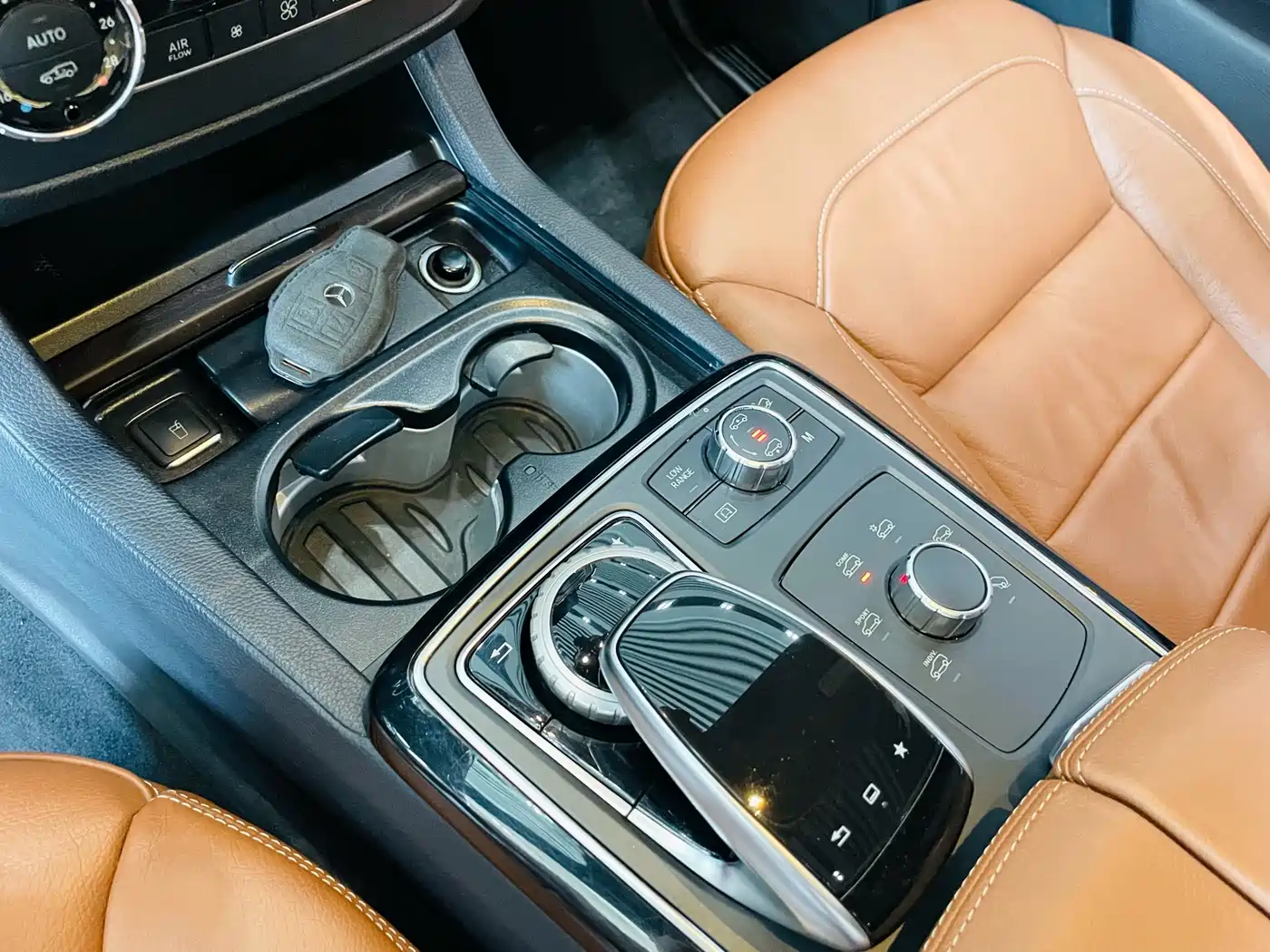 Mercedes-Benz GLS 2016 GLS 400 4MATIC Luxury фото 14
