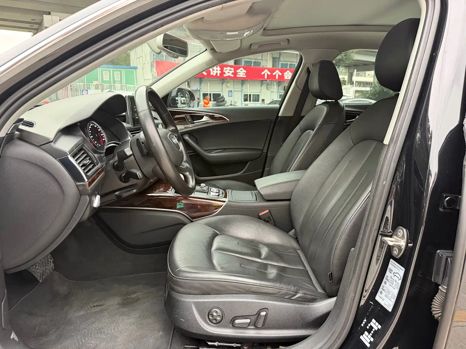Фото 7 - Audi A6L