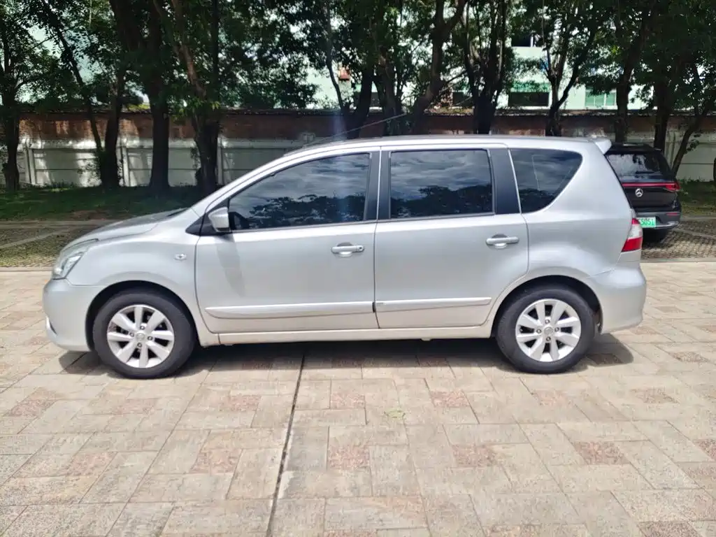 Nissan Livina 2017 2015 1.6XL CVT Luxury Edition